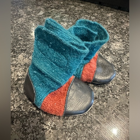 Nook Other - Nooks Baby Felted Wool Booties